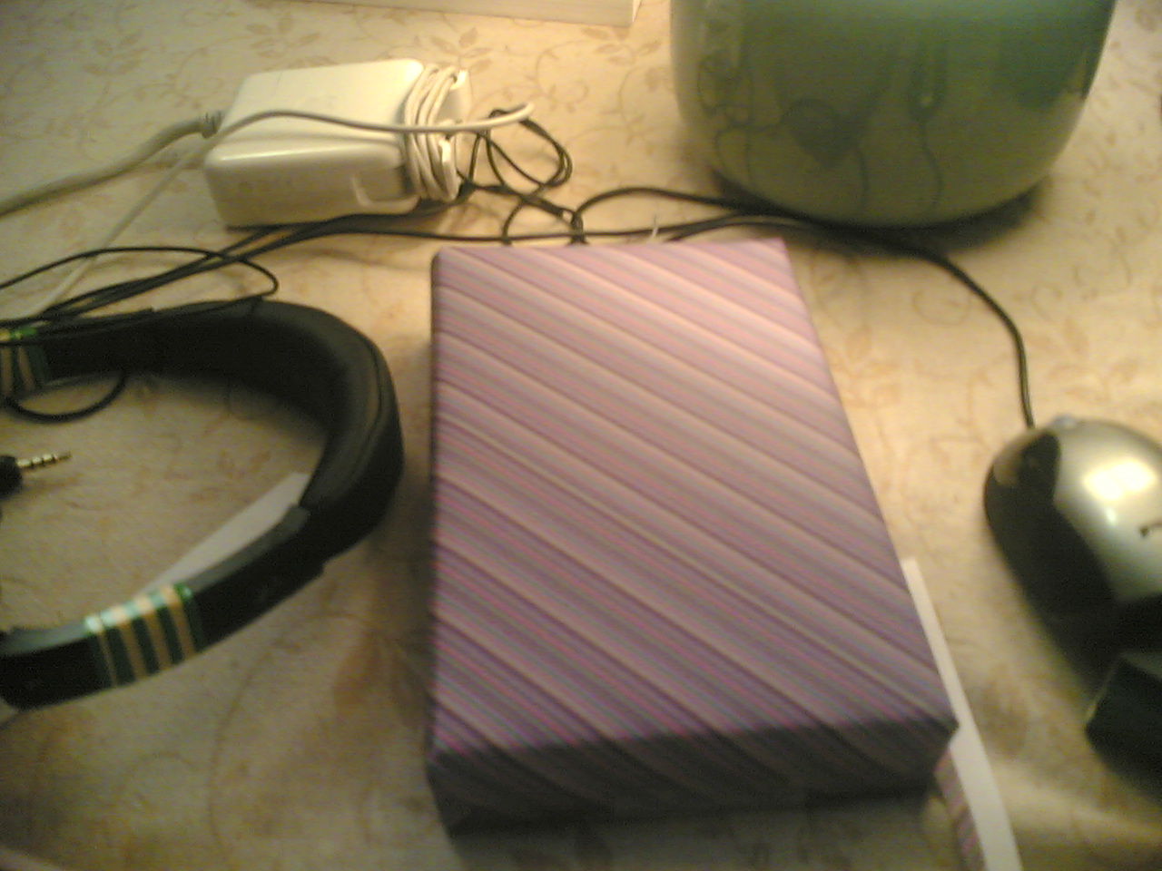 abstractmachine:wrapped_gift